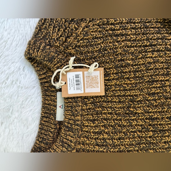 Passengerer Men’s Fog Recycled Knitted Sweater - Picture 5 of 5